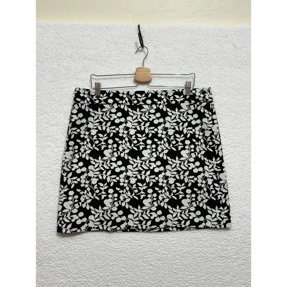 LOFT Black White Floral Print Pencil Skirt‎ Size 14